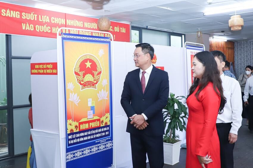 Lãnh đạo thành phố Đà Nẵng kiểm tra công tác bầu cử