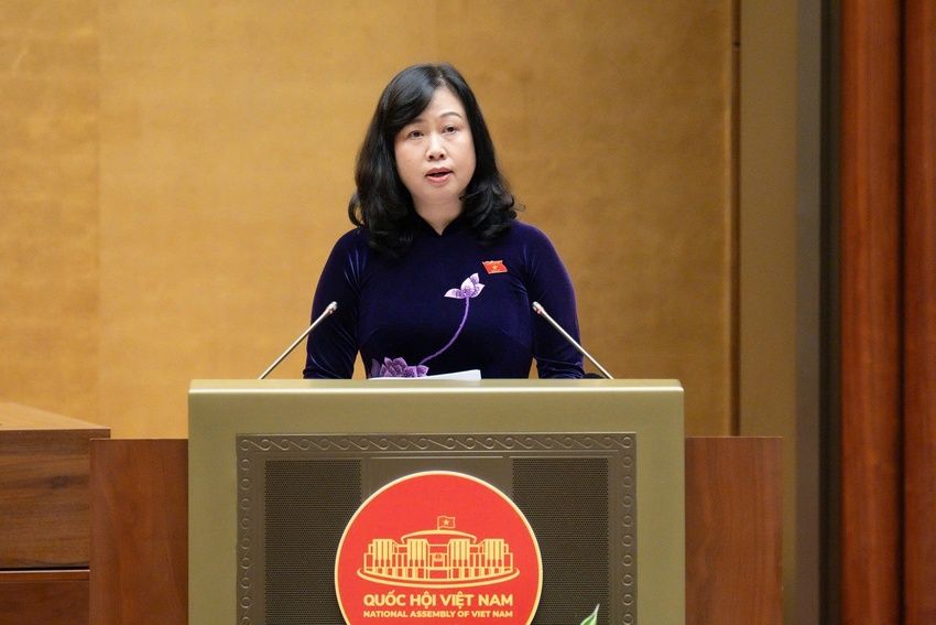 Kỳ họp thứ 10, Quốc hội khóa XV: Bộ trưởng Bộ Y tế Đào Hồng Lan trình bày trước Quốc hội Tờ trình dự án Luật Phòng bệnh