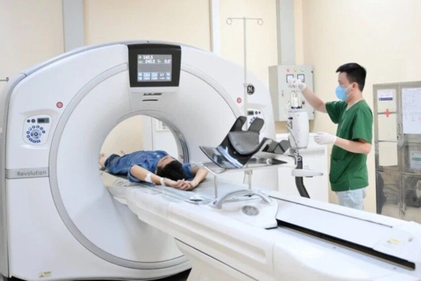 Dự thảo Báo cáo chính trị trình Đại hội XIV: Xây dựng hệ thống y tế công bằng, chất lượng, hiệu quả, bền vững