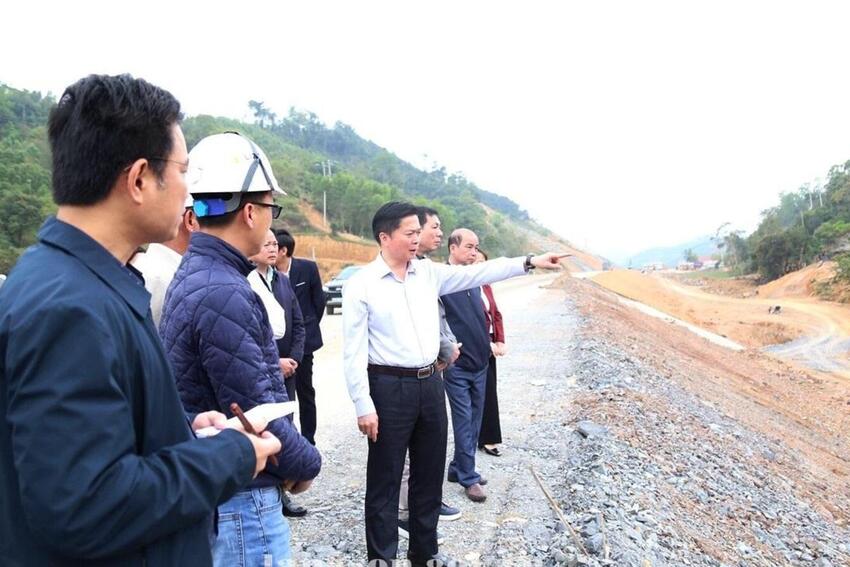 Lãnh đạo UBND tỉnh kiểm tra tiến độ thực hiện Dự án tuyến cao tốc cửa khẩu Hữu Nghị - Chi Lăng và Dự án đầu tư xây dựng tuyến cao tốc Đồng Đăng - Trà Lĩnh