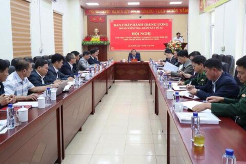 Đoàn Kiểm tra, giám sát số 16 của Bộ Chính trị làm việc với Ban Thường vụ xã Sin Suối Hồ