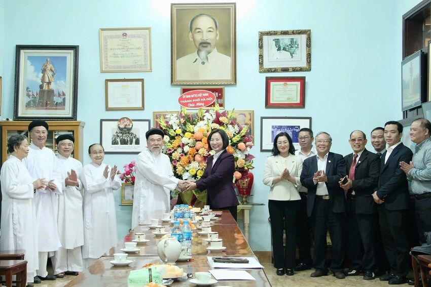 TP Hà Nội: Chủ tịch Ủy ban MTTQ Việt Nam thành phố thăm, chúc mừng Họ đạo Cao Đài Thủ đô Hà Nội