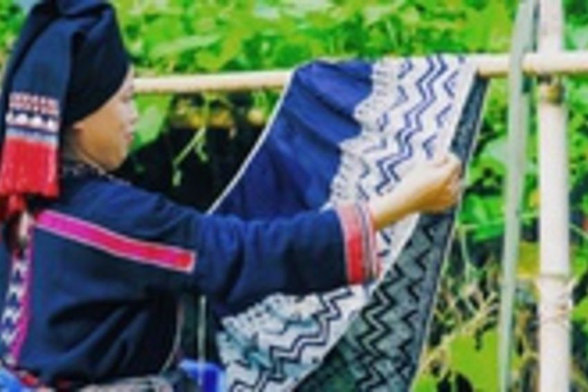 Người Dao Tiền gìn giữ văn hoá vẽ sáp ong trên vải – điểm nhấn du lịch, giúp ổn định sinh kế và giảm nghèo bền vững ở Xuân Sơn