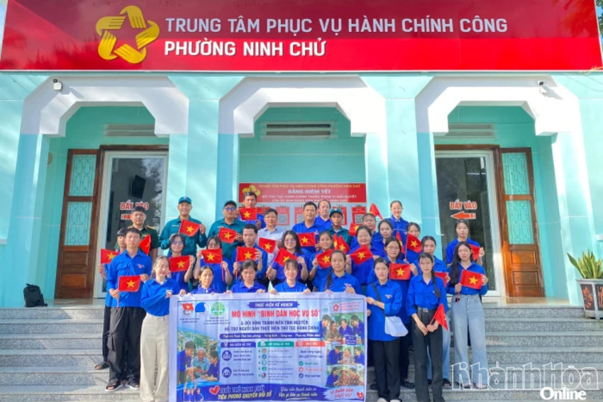 Đoàn phường Ninh Chử phối hợp triển khai mô hình “Bình dân học vụ số”