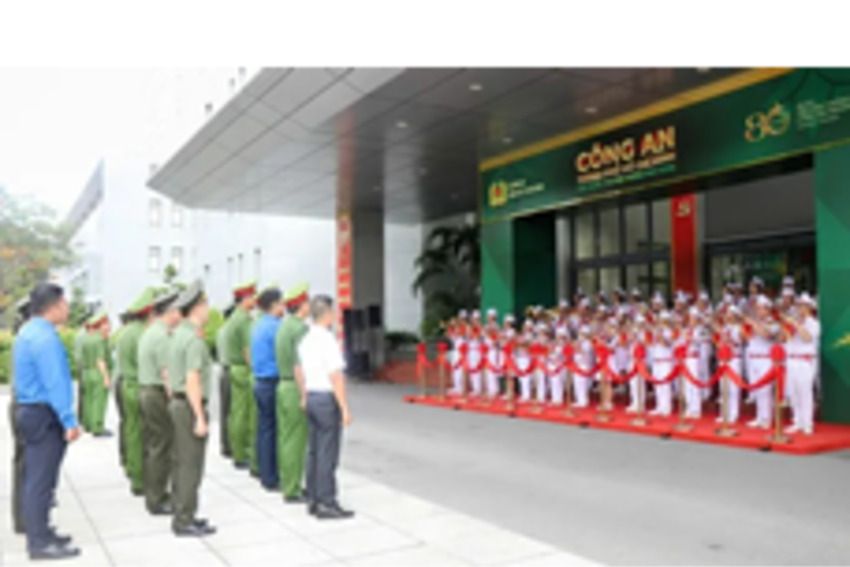 Công an TPHCM đẩy mạnh ứng dụng khoa học công nghệ, tiên phong chuyển đổi số