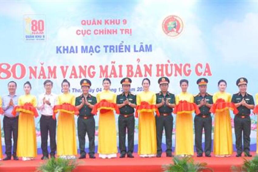 Khai mạc triển lãm chuyên đề “80 năm vang mãi bản hùng ca”
