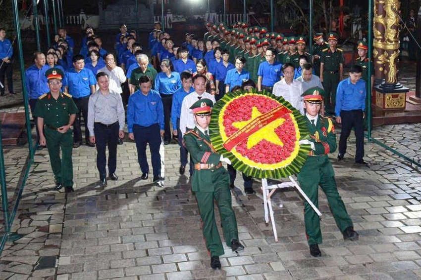 Thắp lửa tri ân - Tuổi trẻ Chính phủ viết tiếp đạo lý ‘uống nước nhớ nguồn’