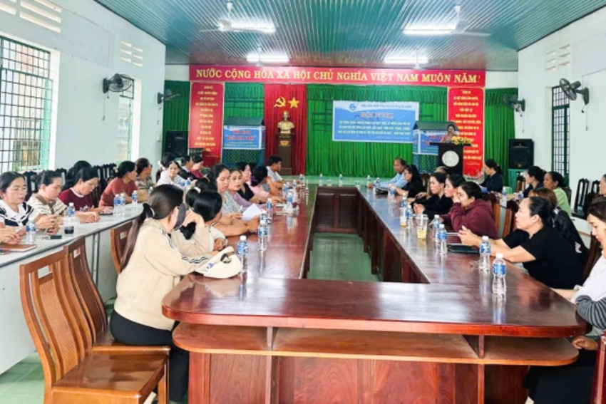 Tập huấn kiến thức, kỹ năng về gia đình và sức khỏe cho phụ nữ xã Phước Hữu