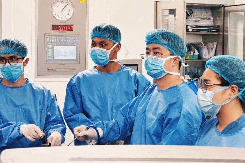 Thắp sáng niềm tin từ trái tim người thầy thuốc