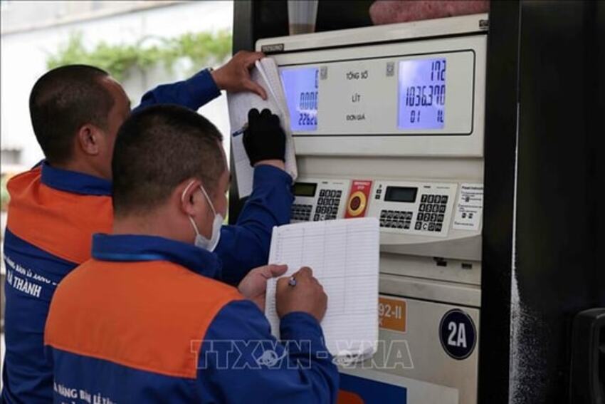 Xử lý nghiêm hành vi buôn lậu, vận chuyển trái phép xăng dầu qua biên giới