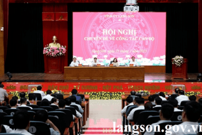 Tỉnh ủy tổ chức hội nghị chuyên đề về công tác cán bộ: Giới thiệu nhân sự chủ chốt cho nhiệm kỳ tới