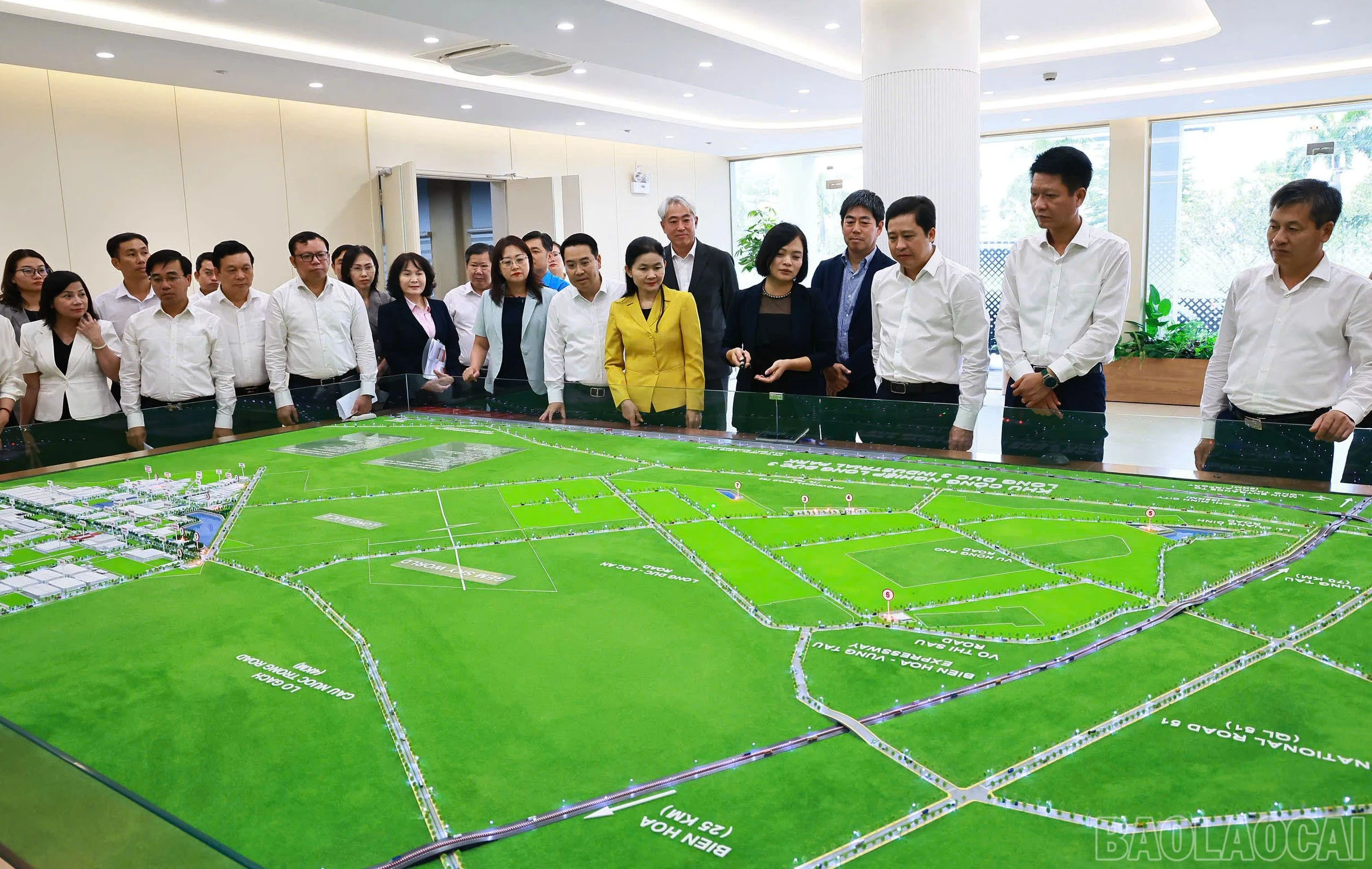 Ban Thường vụ Tỉnh ủy Lào Cai tham quan, học tập, trao đổi kinh nghiệm tại thành phố Đồng Nai