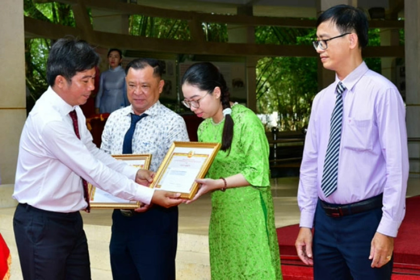Sức lan tỏa từ những mô hình học và làm theo Bác