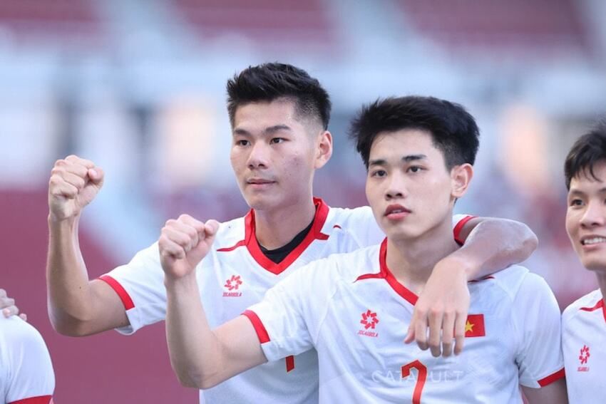 Đình Bắc lập cú đúp, U22 Việt Nam thắng chật vật U22 Lào