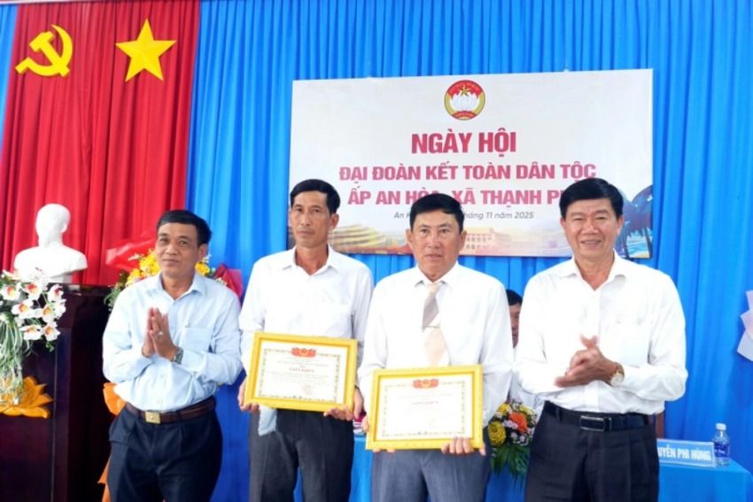 Xã Thạnh Phú tổ chức Ngày hội Đại đoàn kết toàn dân tộc điểm tại ấp An Hòa