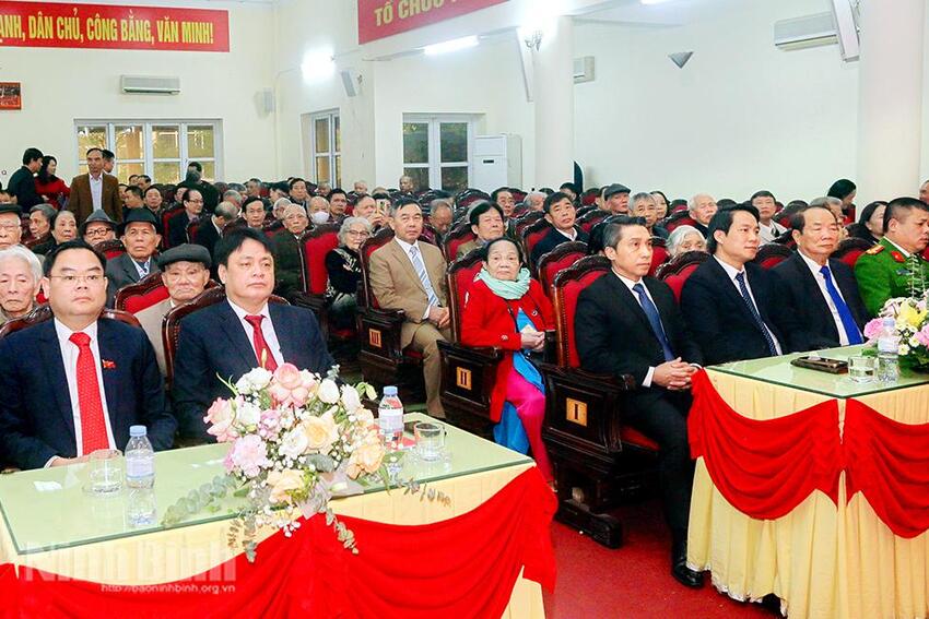 Phường Nam Định: 237 đảng viên được trao Huy hiệu Đảng đợt 3/2