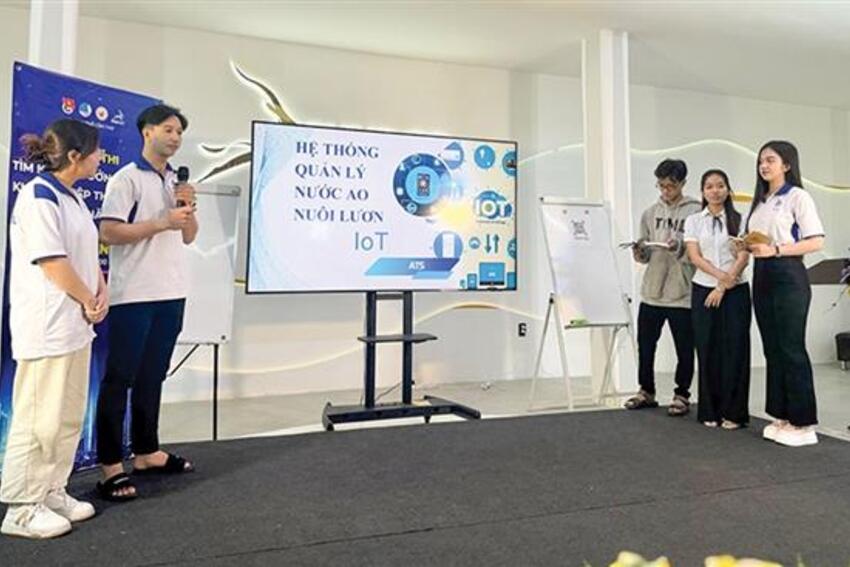 Tuổi trẻ xung kích với phong trào “Bình dân học vụ số”