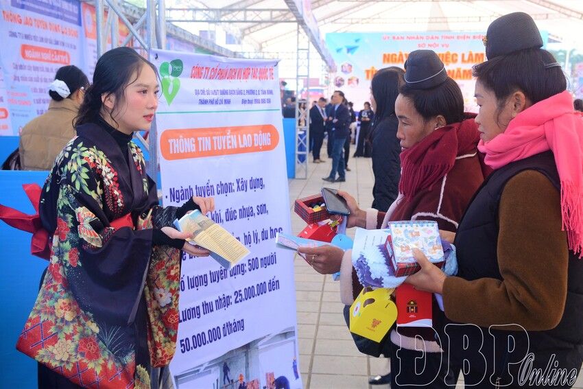 Hội chợ việc làm: Mở rộng cơ hội cho lao động Điện Biên