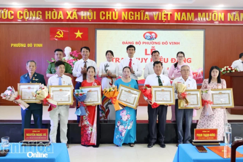 Phường Đô Vinh gặp mặt kỷ niệm 136 năm Ngày sinh Chủ tịch Hồ Chí Minh