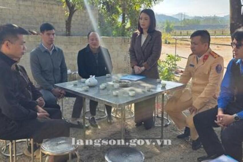 Thăm hỏi, hỗ trợ các gia đình bị ảnh hưởng bởi tai nạn giao thông