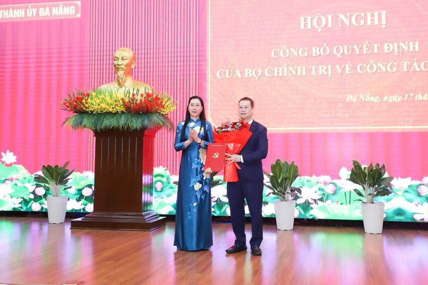 Đồng chí Nguyễn Mạnh Hùng giữ chức vụ Phó Bí thư Thành ủy Đà Nẵng