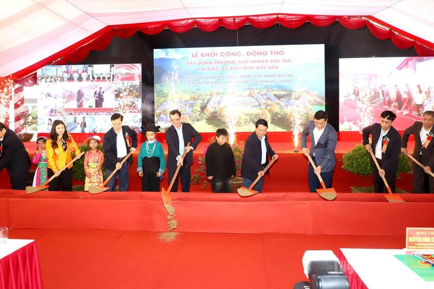 Tỉnh Tuyên Quang đồng loại khởi công xây dựng 11 trường Phổ thông nội trú liên cấp Tiểu học và THCS tại các xã biên giới
