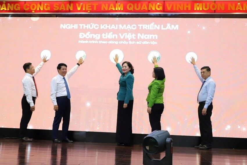 Thống đốc Nguyễn Thị Hồng khai trương triển lãm “Đồng tiền Việt Nam”