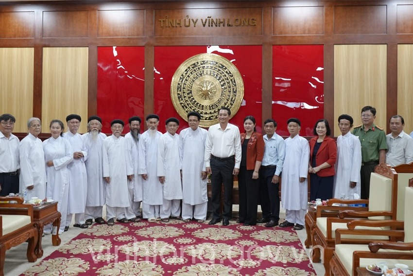 Phó Chủ tịch UBND tỉnh Nguyễn Quỳnh Thiện  tiếp Ban Đại diện Hội thánh Cao Đài Ban Chỉnh Đạo tỉnh Vĩnh Long