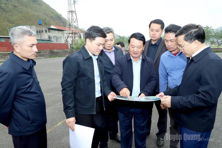 Bí thư Tỉnh ủy Hầu A Lềnh khảo sát quy hoạch du lịch tại xã Quản Bạ và Thuận Hòa