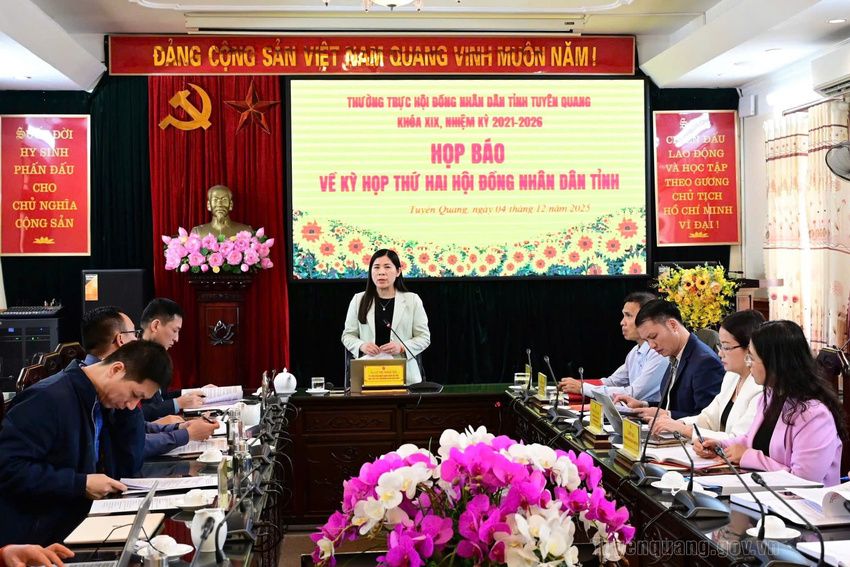 Họp báo về Kỳ họp thứ hai HĐND tỉnh khóa XIX