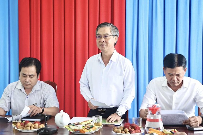 Phó Chủ tịch UBND tỉnh Châu Văn Hòa kiểm tra việc thực hiện các nhiệm vụ phát triển kinh tế - xã hội và công tác vận hành bộ máy chính quyền địa phương 02 cấp tại xã Nhị Long