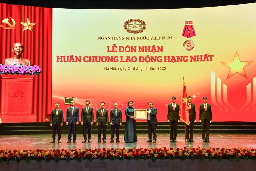 Ngành Ngân hàng thi đua đổi mới, sáng tạo, tiên phong cùng đất nước bước vào kỷ nguyên mới