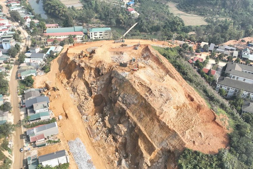 Đẩy nhanh xây dựng khu tái định cư, bảo đảm an cư cho người dân dự án đường Hồ Chí Minh