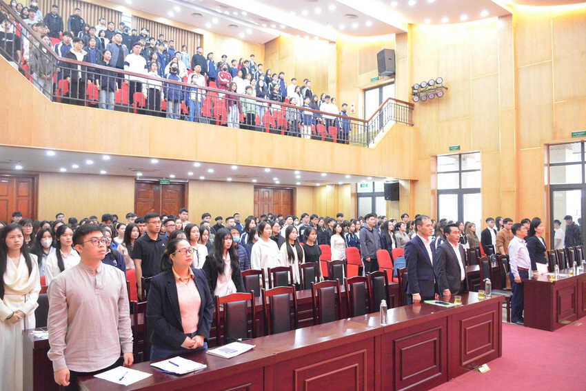 Bế giảng 02 lớp Bồi dưỡng nhận thức về Đảng năm 2025 tại Trường Đại học Tài nguyên và Môi trường Hà Nội