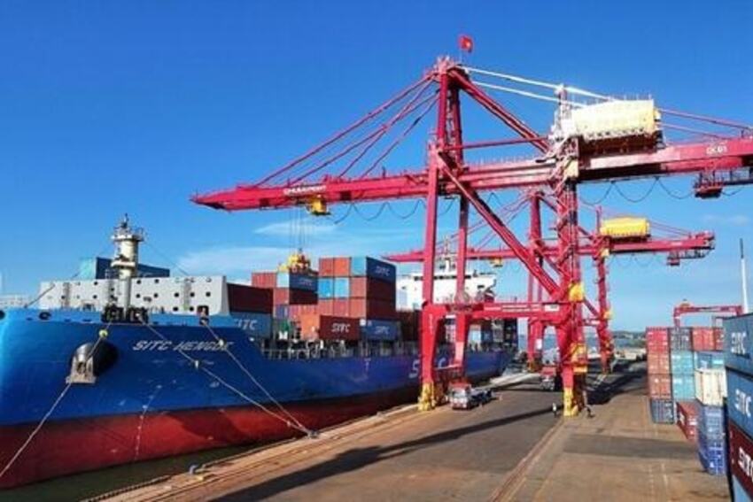 Việt Nam xuất siêu sang thị trường Singapore 4,88 tỷ SGD