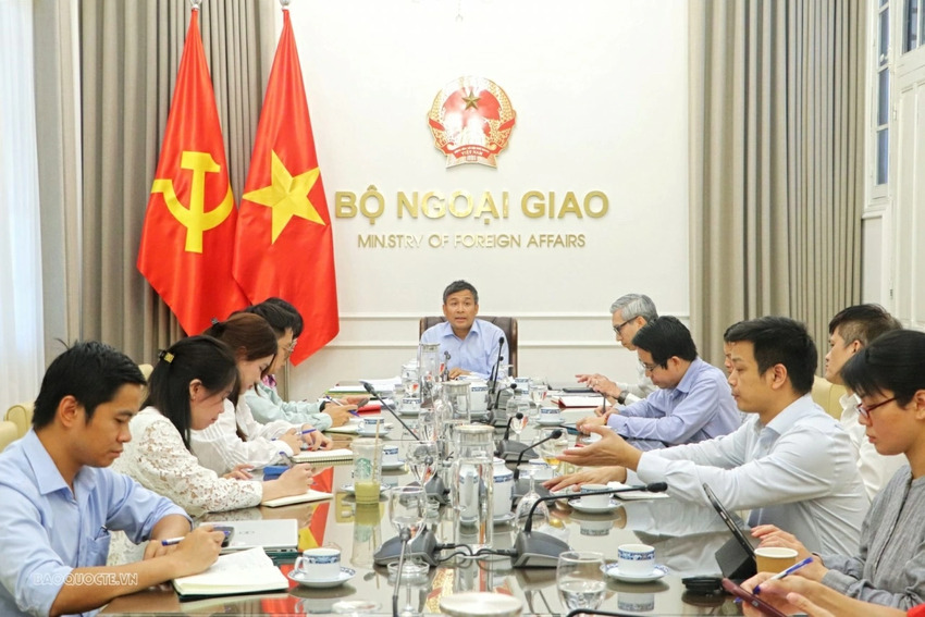 Thứ trưởng Thường trực Nguyễn Minh Vũ chủ trì cuộc họp rà soát công tác chuẩn bị Năm APEC 2027