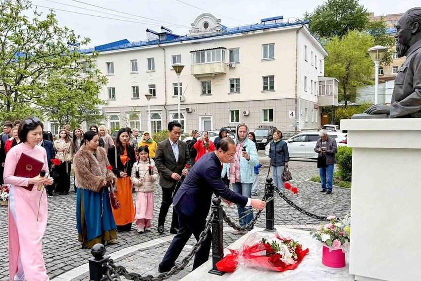 Vang mãi bài ca về Bác giữa không gian xanh vùng Viễn Đông