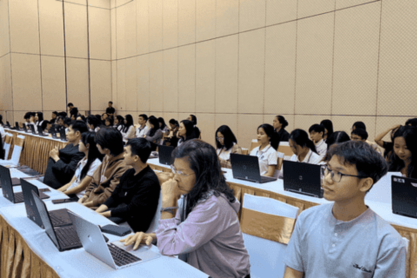 Hội thảo về ứng dụng các giải pháp và xu hướng mới trong thương mại điện tử cho sinh viên