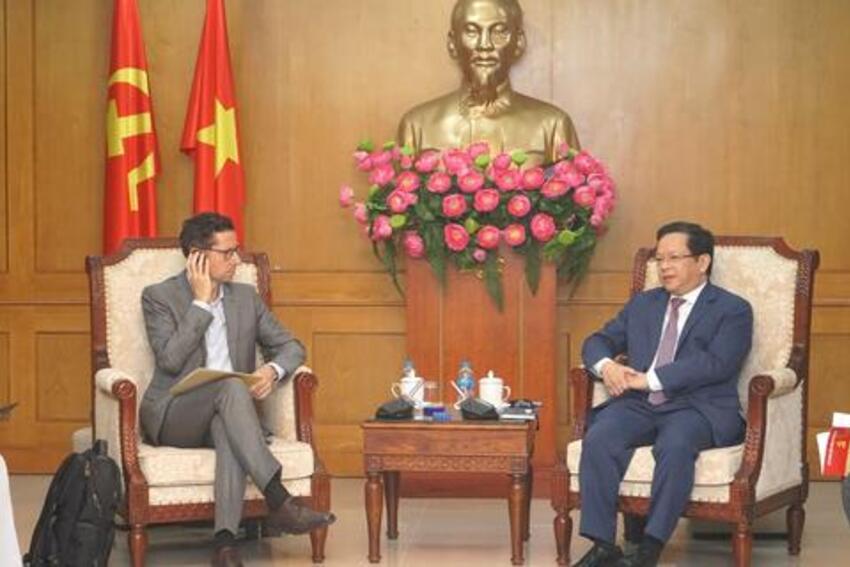 Phó Trưởng Ban Chính sách, chiến lược Trung ương Nguyễn Đức Hiển chủ trì làm việc với đoàn công tác của Chương trình phát triển thị trường vốn chung (J-CAP) của Ngân hàng Thế giới