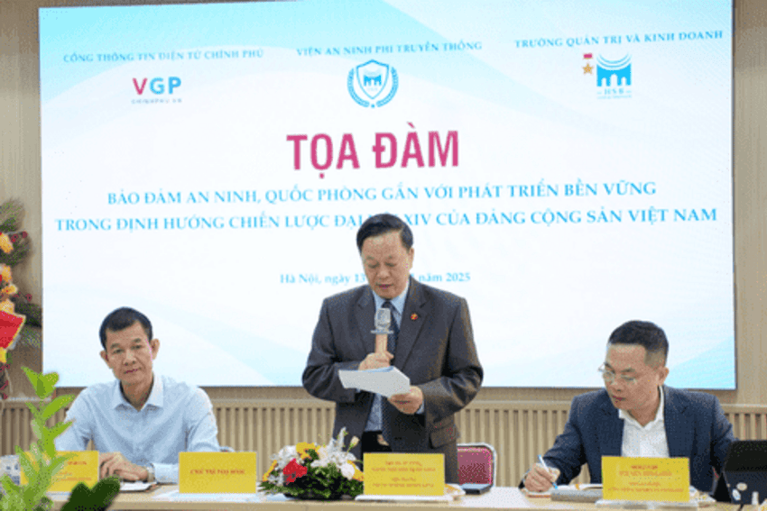 Tọa đàm 'Bảo đảm an ninh, quốc phòng gắn với phát triển bền vững trong định hướng chiến lược Đại hội XIV của Đảng'