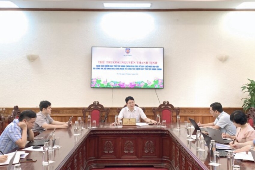 Xây dựng nền tảng hỗ trợ kiểm soát thủ tục hành chính trên môi trường số