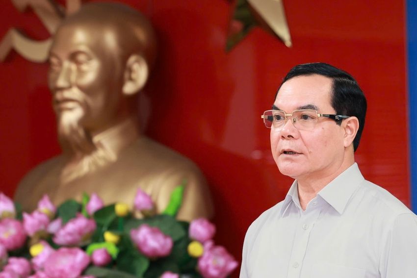 Xây dựng giai cấp công nhân Việt Nam hiện đại, lớn mạnh trong kỷ nguyên phát triển mới của dân tộc