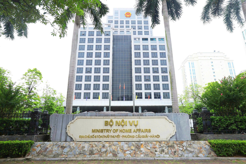 Bộ Nội vụ đẩy mạnh cải cách hành chính, lấy người dân, doanh nghiệp làm trung tâm phục vụ
