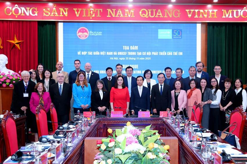 Tọa đàm “Hợp tác giữa UNICEF và Việt Nam trong tạo cơ hội phát triển cho trẻ em”
