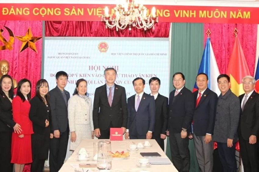 Cộng đồng người Việt Nam tại CH Czech nêu nhiều ý kiến thiết thực đóng góp Dự thảo Văn kiện Đại hội XIV của Đảng