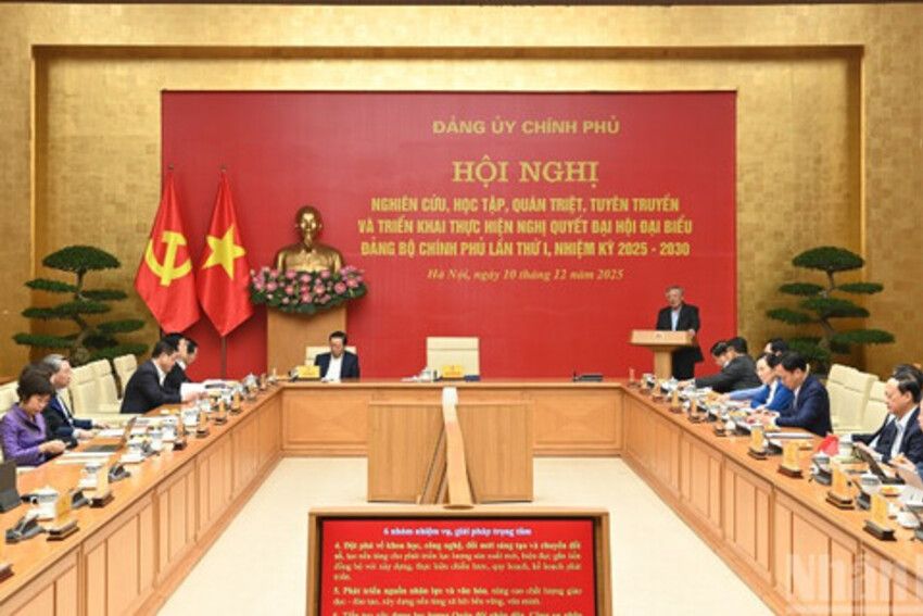 Thống nhất nhận thức và hành động, thực hiện thắng lợi Nghị quyết Đại hội đại biểu Đảng bộ Chính phủ lần thứ 1