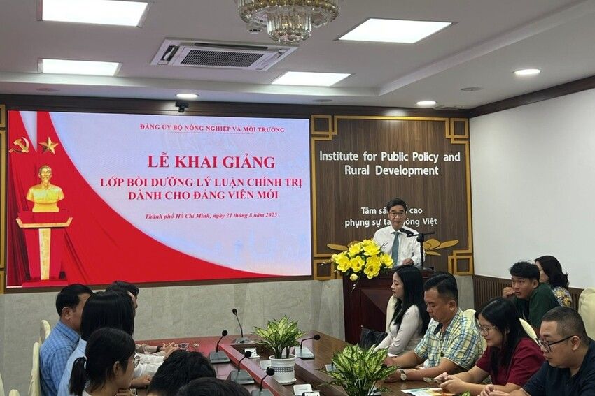 Khai giảng Lớp Bồi dưỡng lý luận chính trị dành cho đảng viên mới – lớp thứ hai, năm 2025