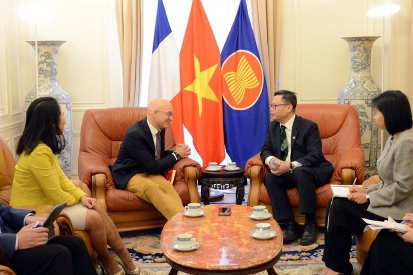 Đại sứ Việt Nam trao đổi với Assystem về hợp tác năng lượng hạt nhân