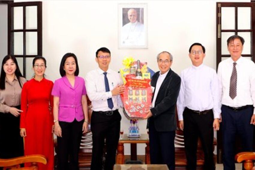 Lãnh đạo tỉnh Khánh Hòa thăm các cơ sở tôn giáo nhân dịp Lễ Phục sinh