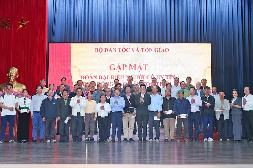 Sơn La: “Nâng chất” chính quyền 2 cấp từ phát huy vai trò Người có uy tín